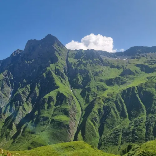 Alpine landscape between Refuge Elena and La Fouly