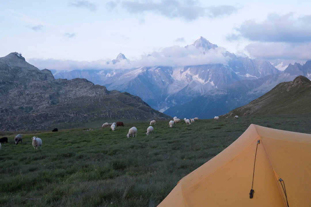Bivouac en montagne sur le Tour du Mont Blanc