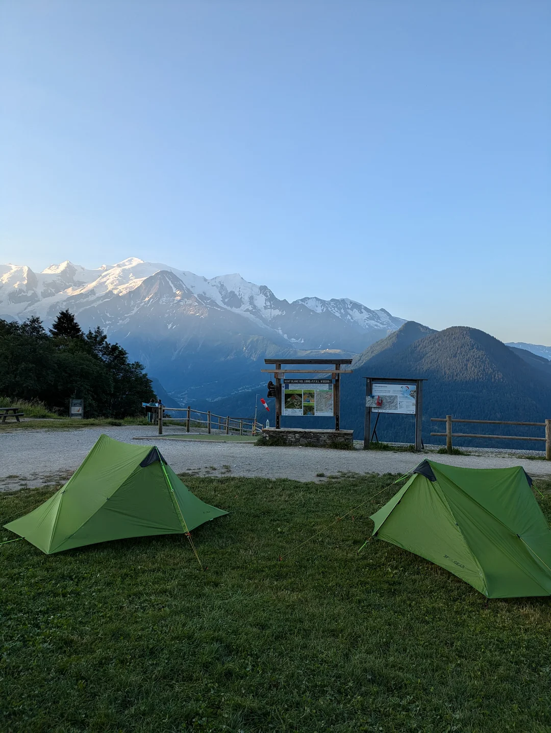 Tente pour bivouac sur le Tour du Mont Blanc