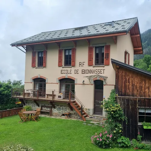 Bionnassay glacier on the Tour du Mont Blanc