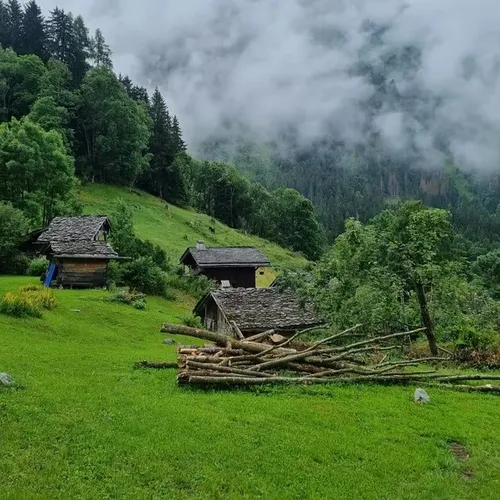 Bionnassay valley on the Tour du Mont Blanc